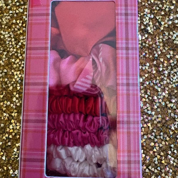 “slip” NWT Pure Silk Scrunchies. Set of 5 in Gift Box. Made of pure silk! - Picture 2 of 7